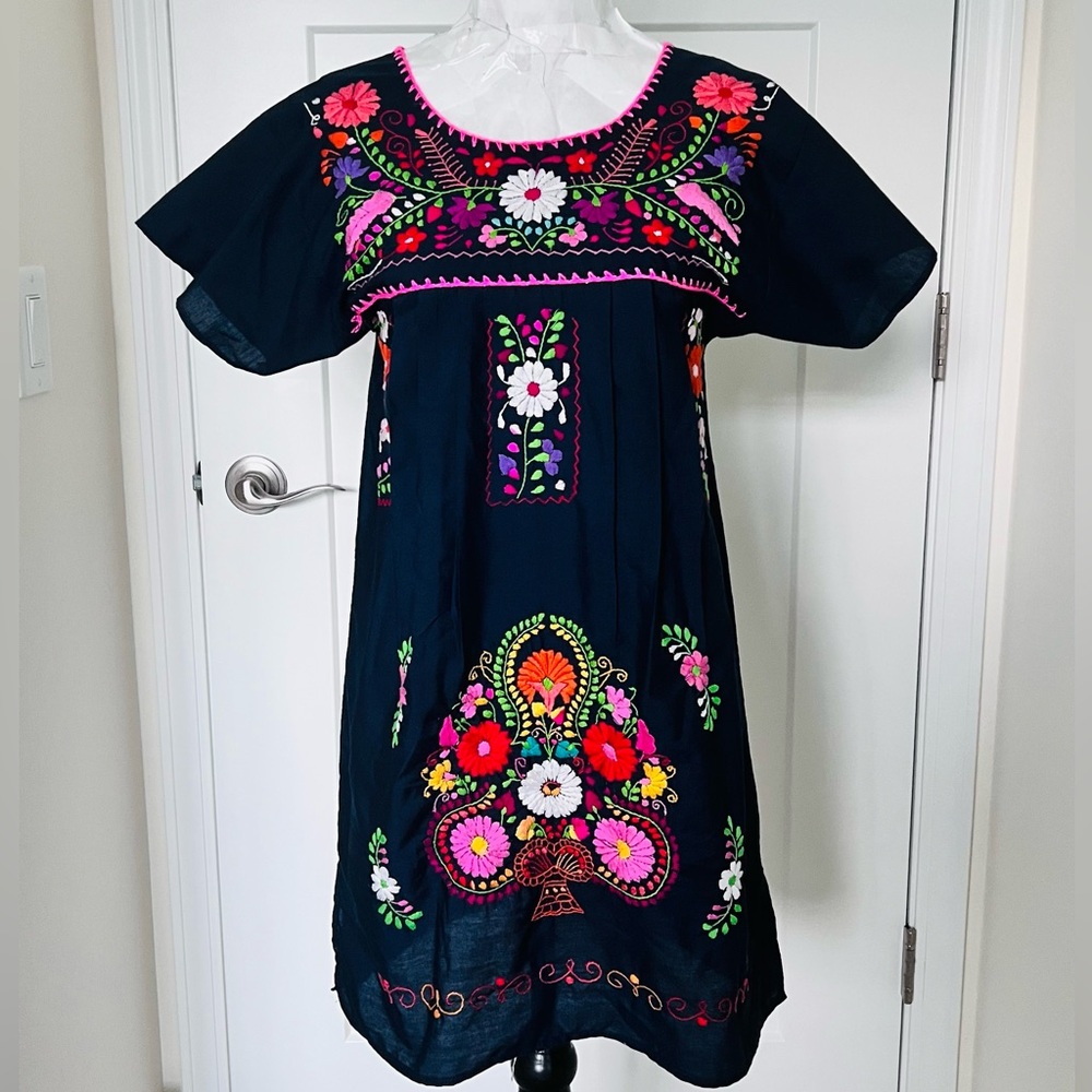 Embroidered Mexican Black Tunic Top Sz M